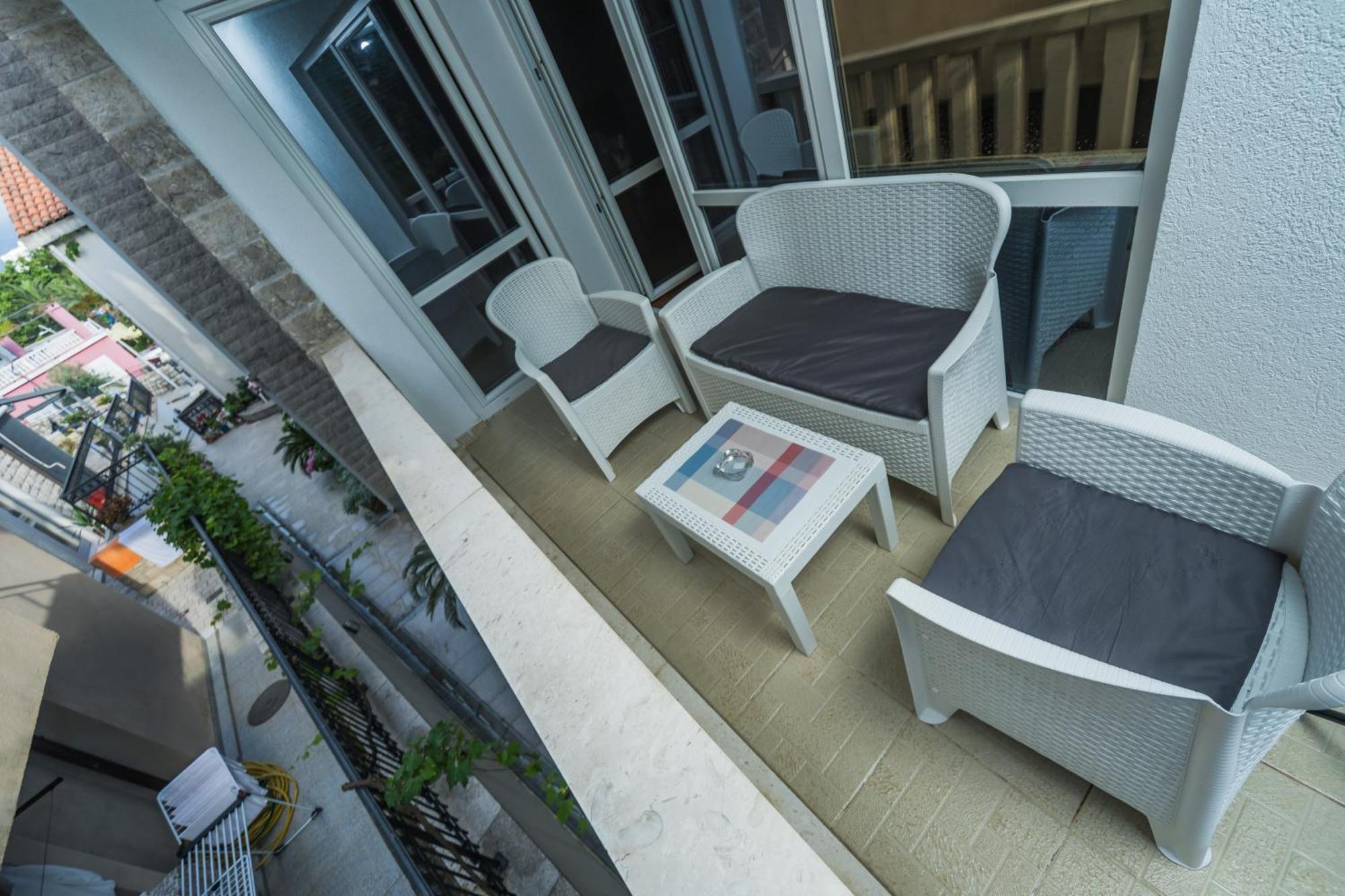 Apartments Franicevic Петровац Экстерьер фото