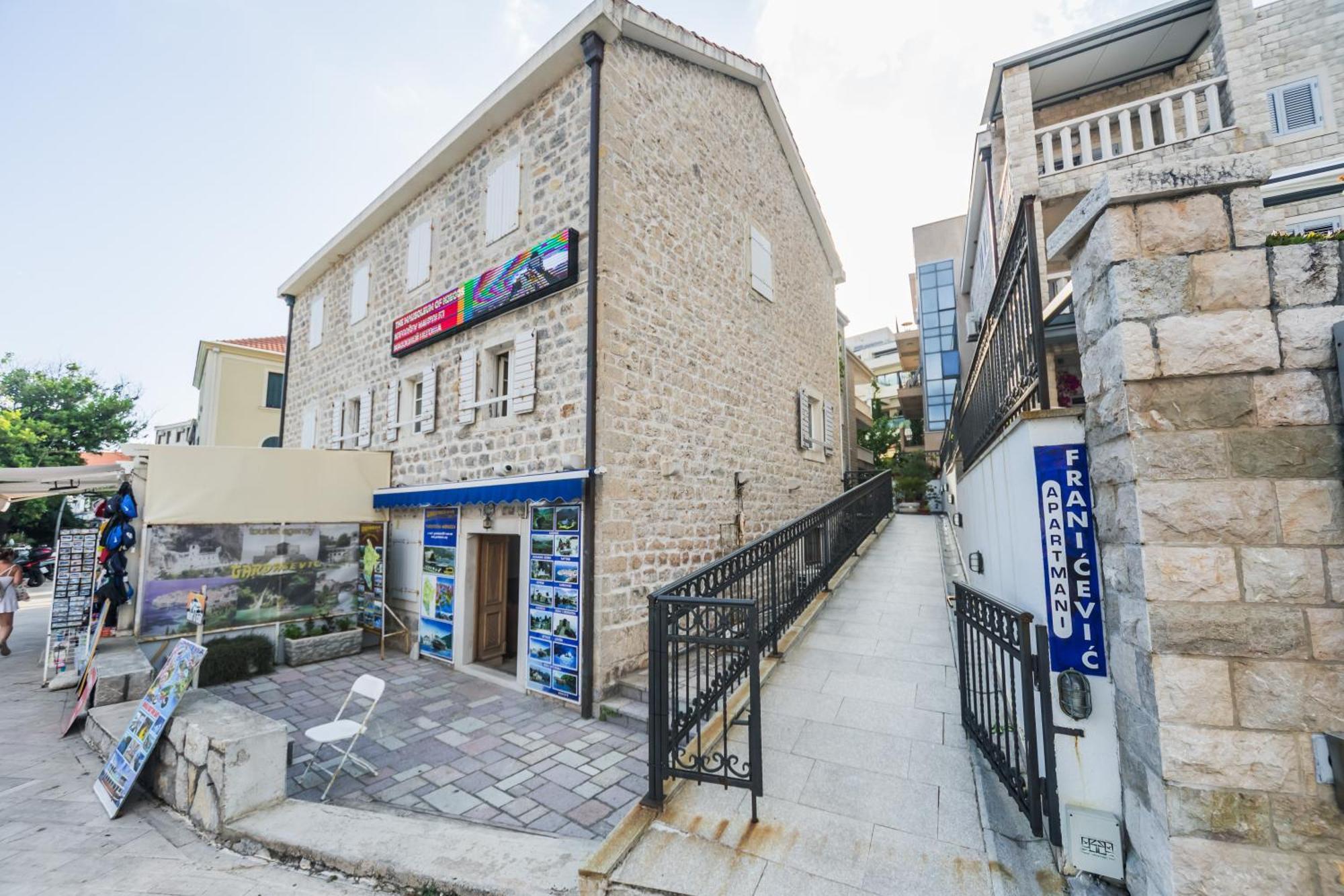 Apartments Franicevic Петровац Экстерьер фото