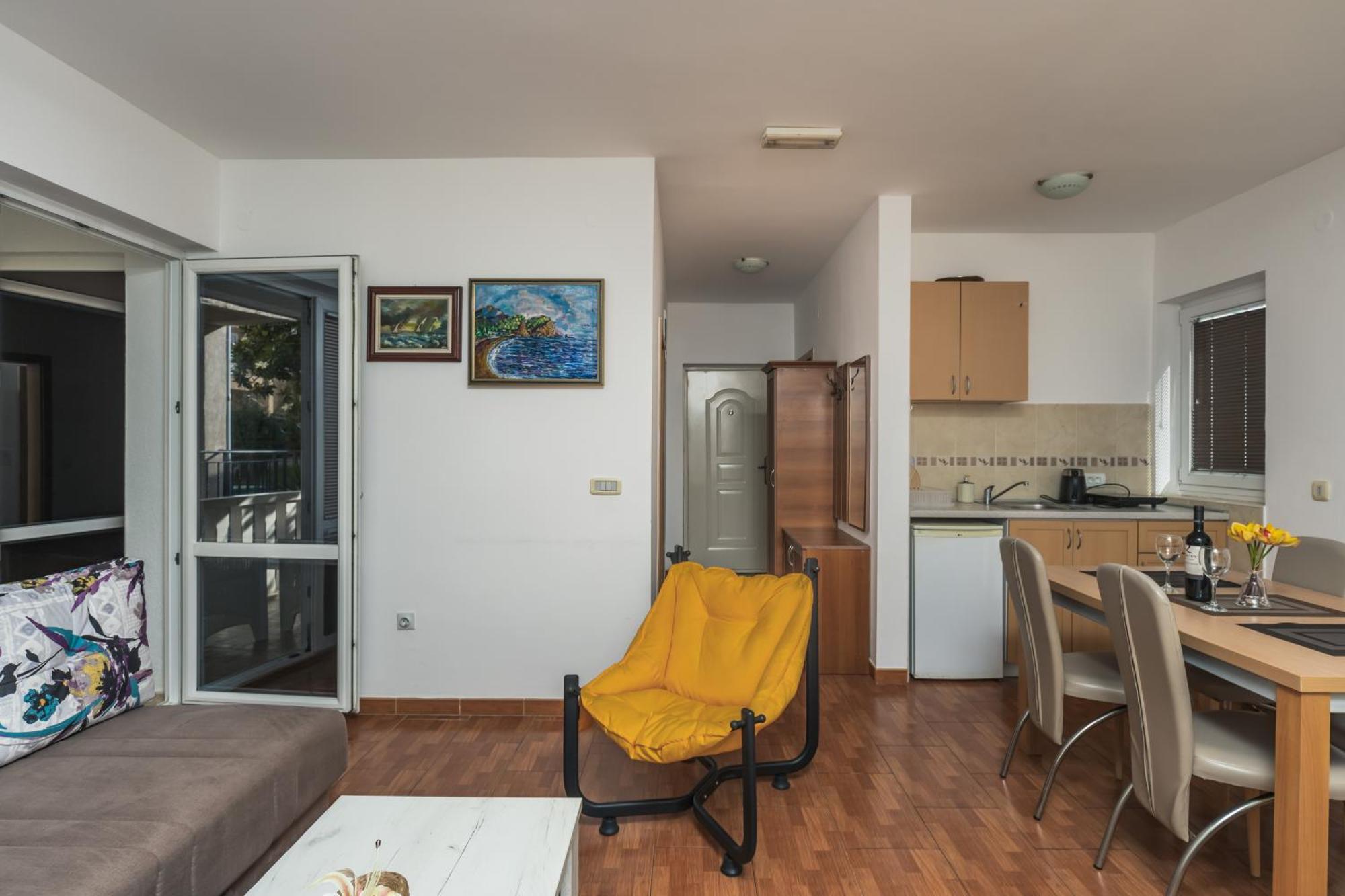 Apartments Franicevic Петровац Экстерьер фото